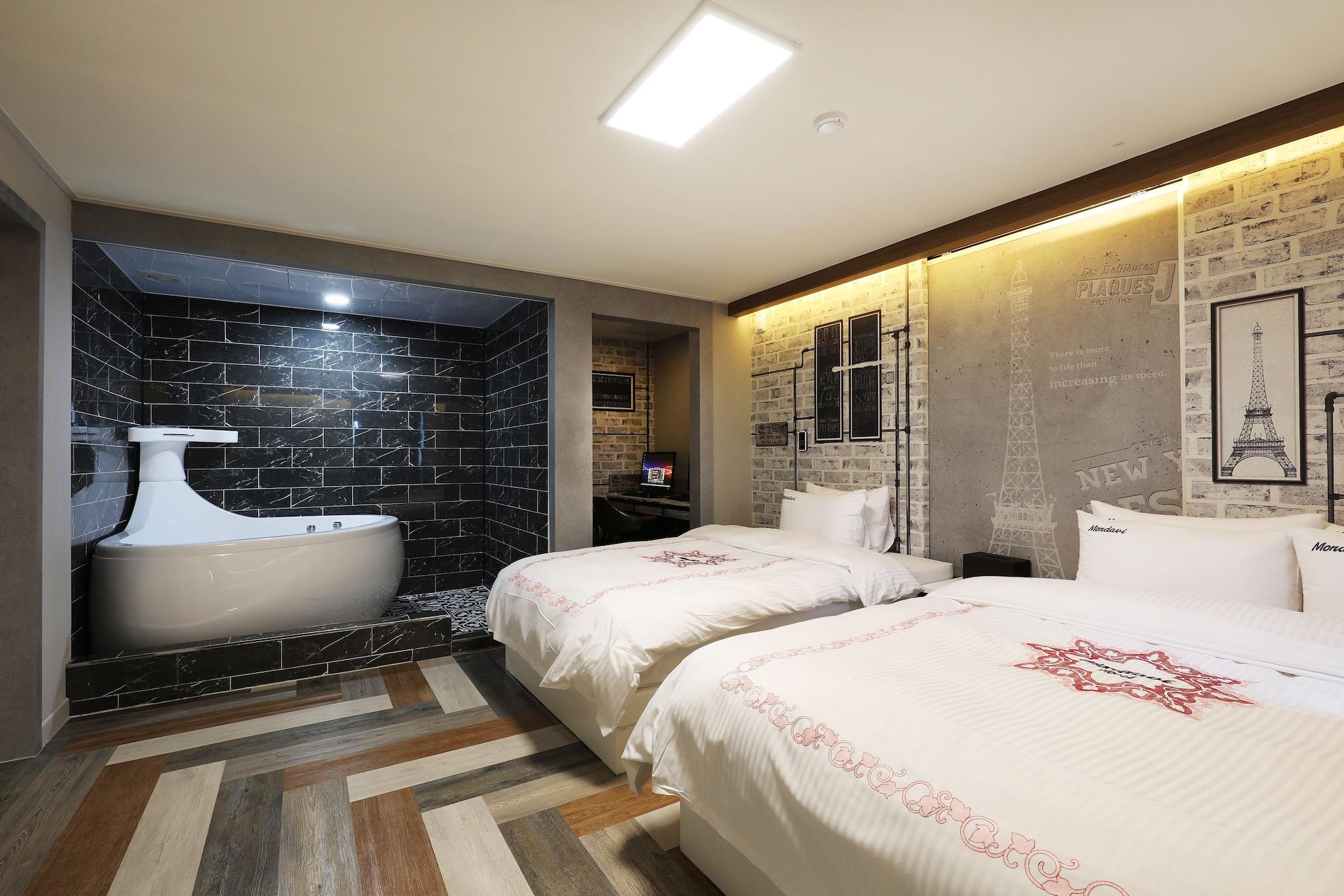 Hotel Mondavi 3*