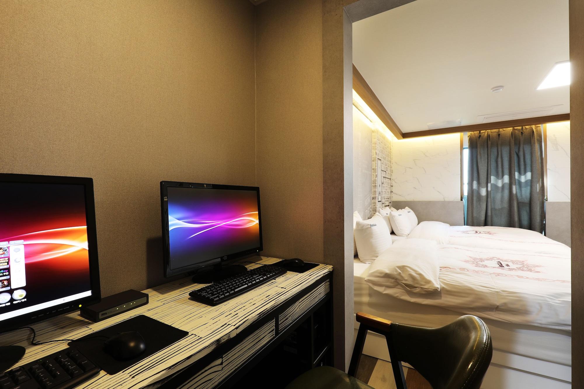 Mondavi Hotel 3*
