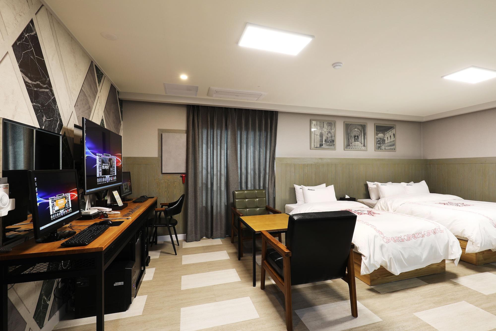Hotel Mondavi