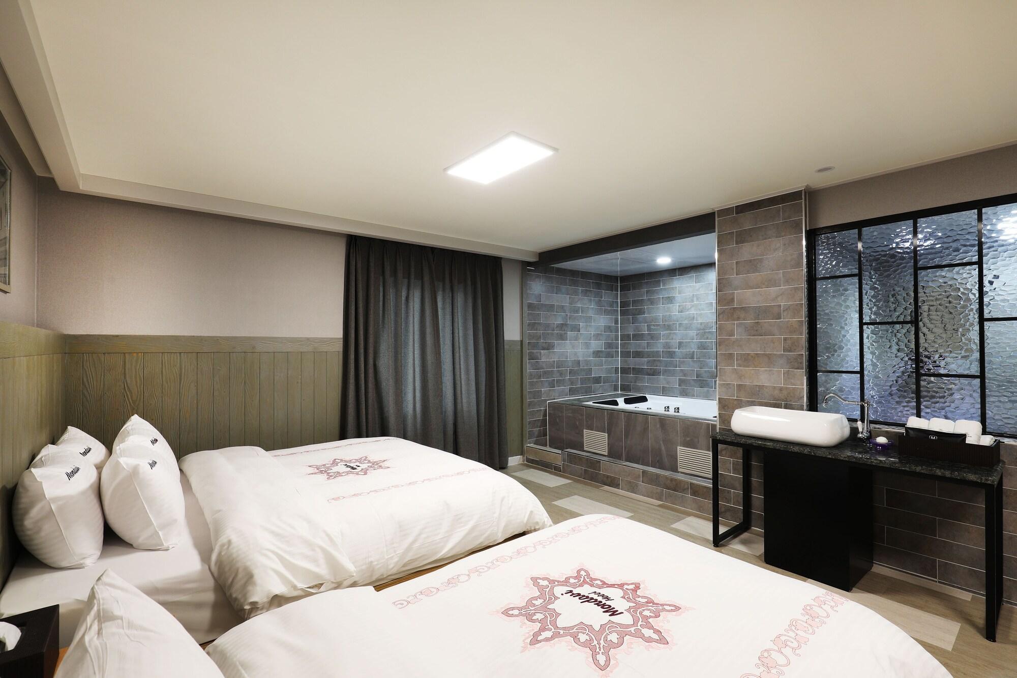 Hotel Mondavi 3*