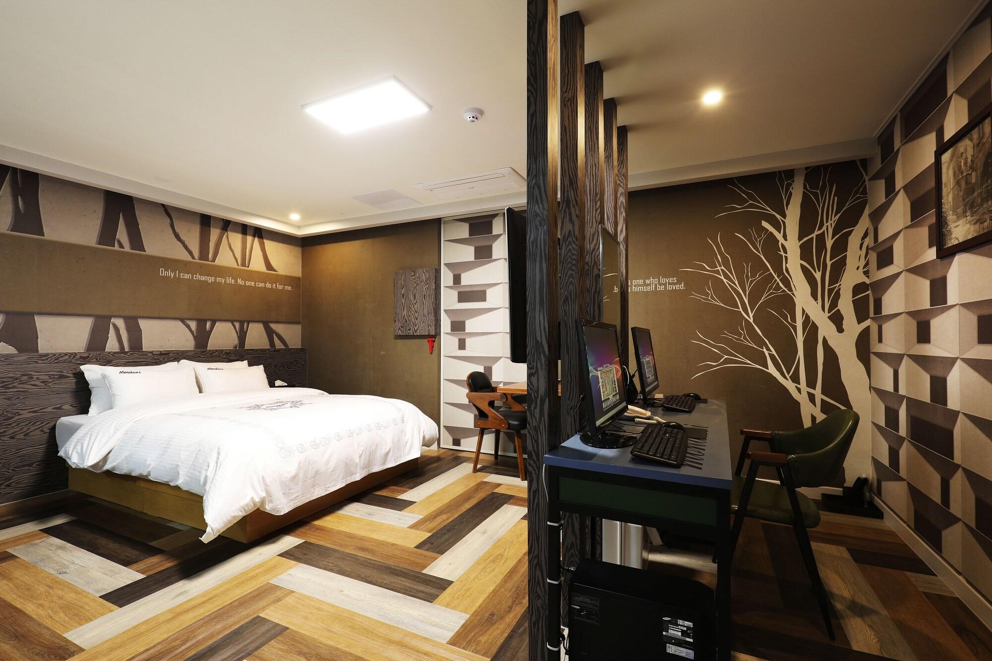 Hotel Mondavi 3*